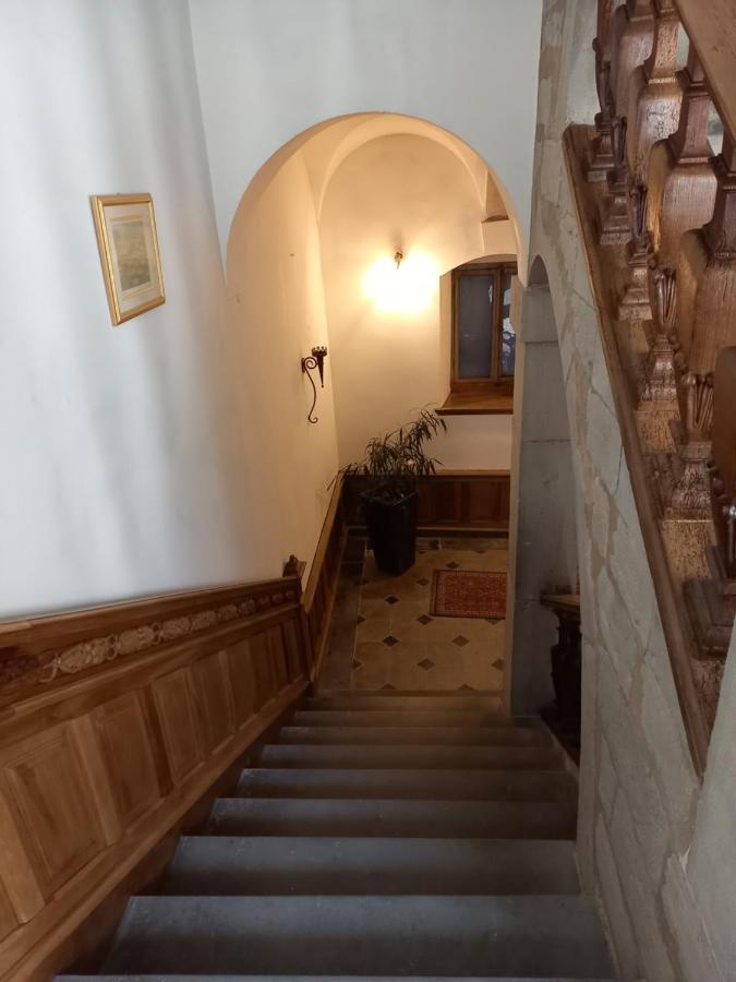 Les Meubles Du Colombier Lägenhet Lons-le-Saunier Exteriör bild