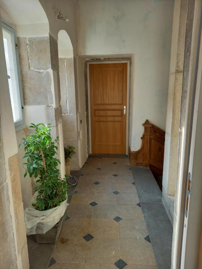 Les Meubles Du Colombier Lägenhet Lons-le-Saunier Exteriör bild